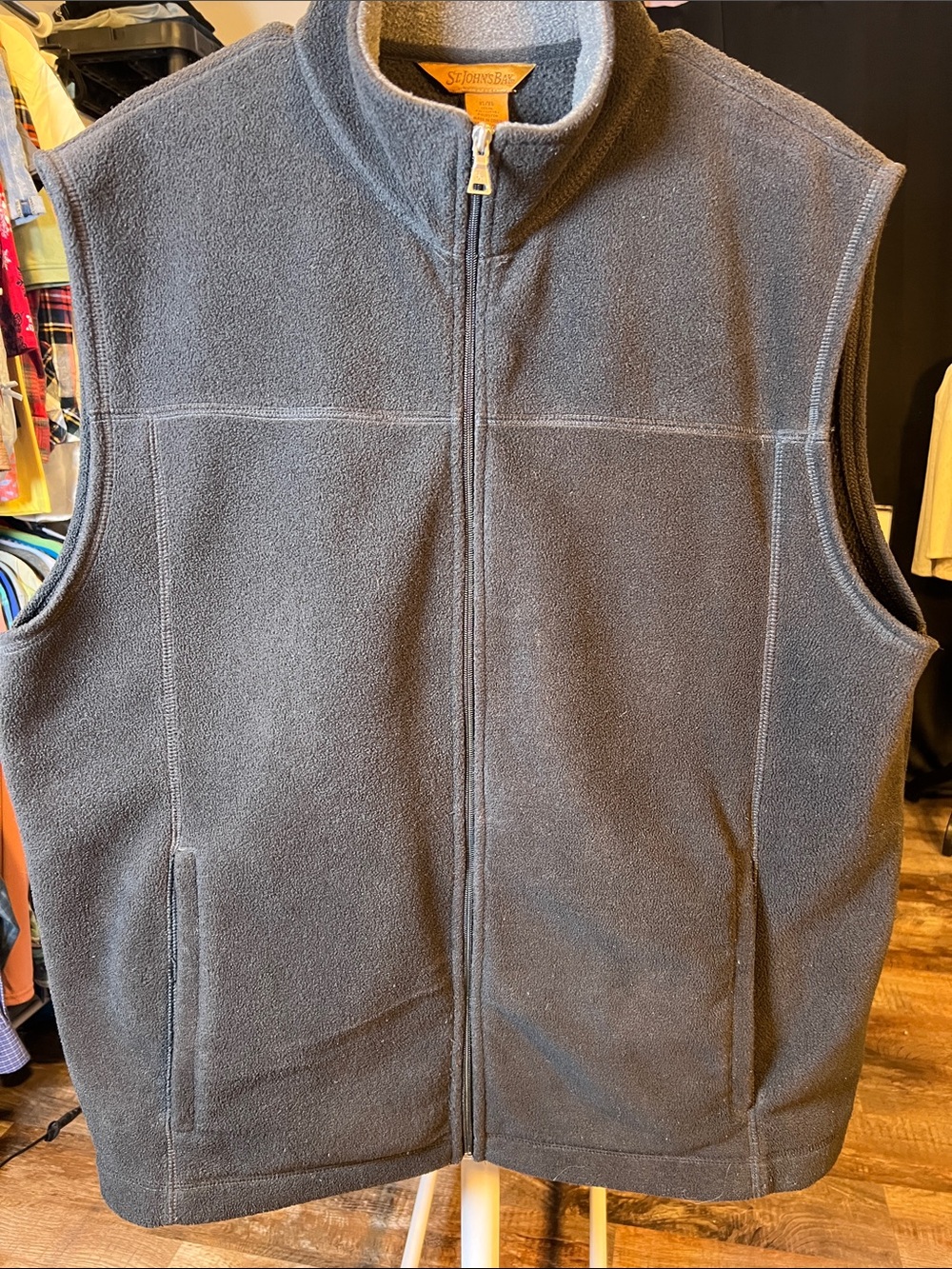 St. John's Bay men’s ' Dark Gray Fleece Vest